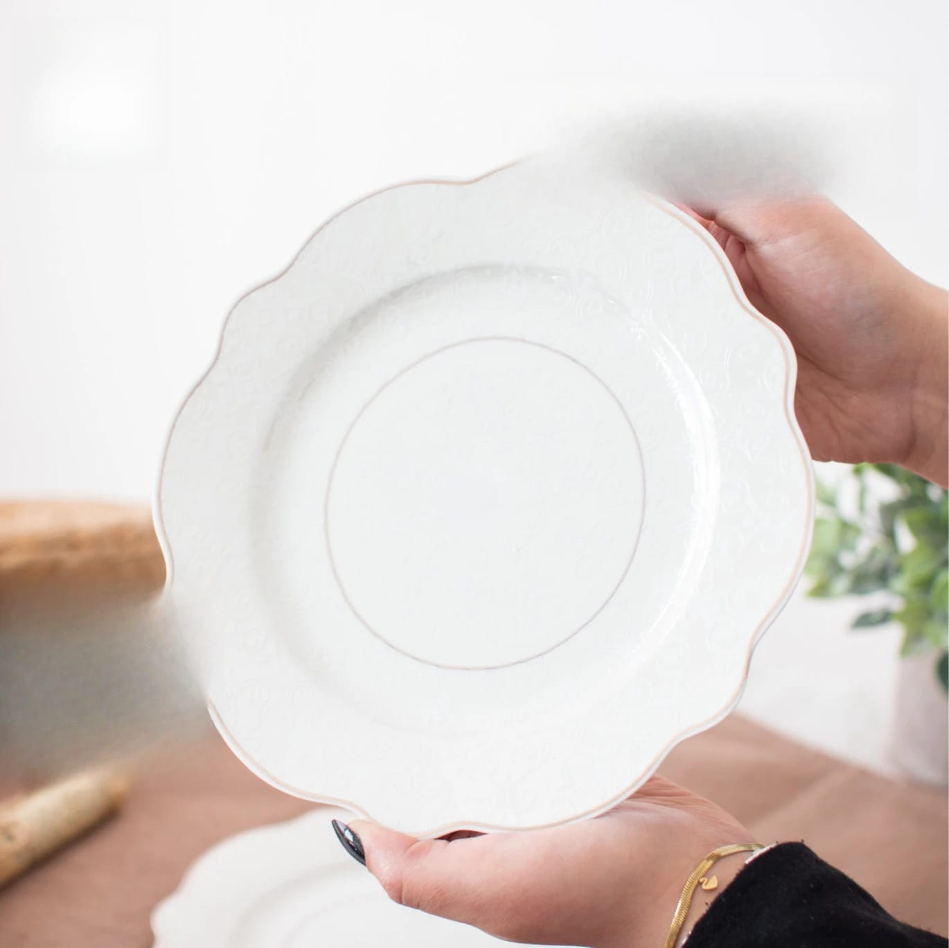 Serving Plates Set