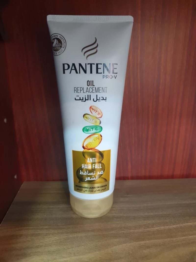 بانتين برو-في بديل الزيت مغذي ضد تساقط الشعر للنساء يحتوي على فيتامينات إي وسي وبي بخلاصة فعالة لتقوية الشعر