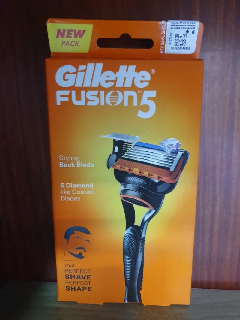 Gillette Fusion5 Razor for Men with Comprehensive Design for All Styles and Superior Skin Comfort