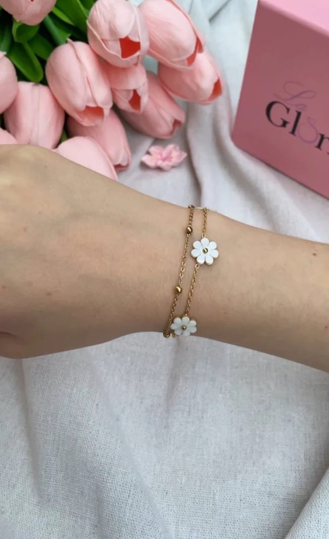 Delicate Floral Bracelet