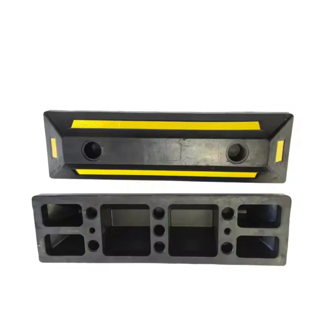 Rubber Speed Bump with Studs, 55x15x10 cm