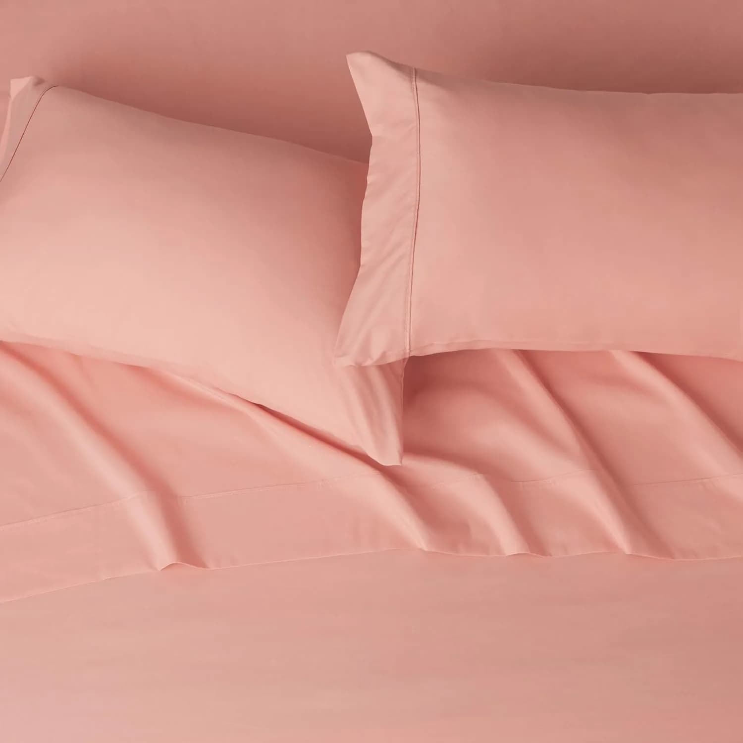 Amazon Basics Lightweight Microfiber 4-Piece Bed Sheet Set, King, Peachy Coral