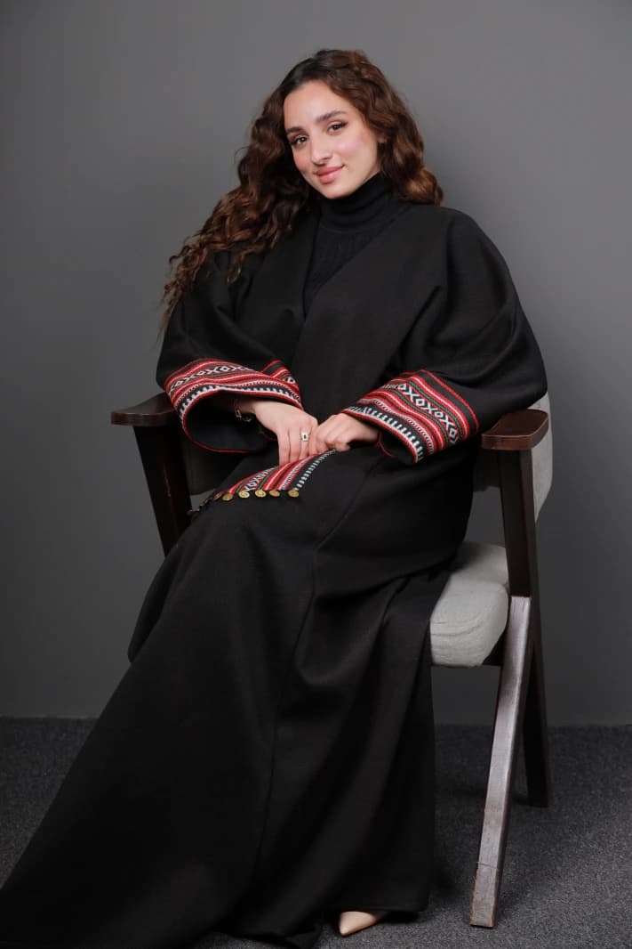 بشت أسود – أحمر بالنقود