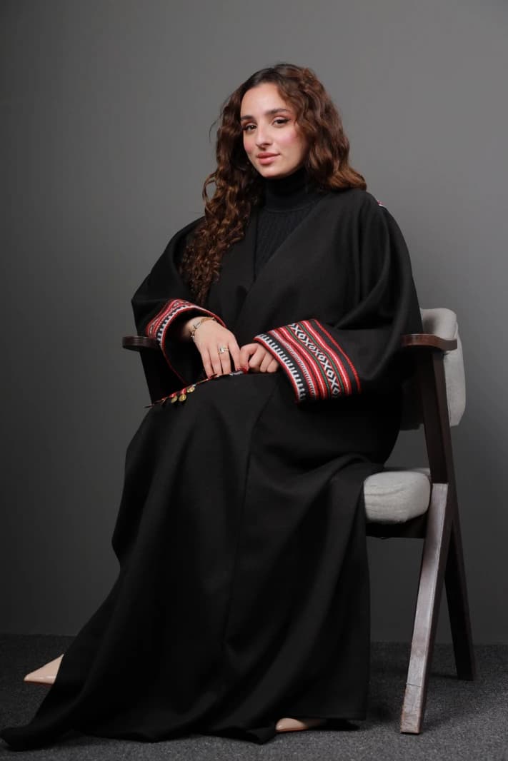 بشت أسود – أحمر بالنقود