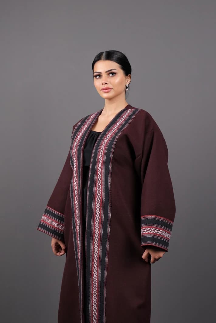 بشت مارون أسود وأحمر